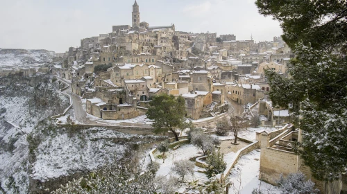 Brusco calo termico nelle prossime ore. Da stasera nevicate al Sud